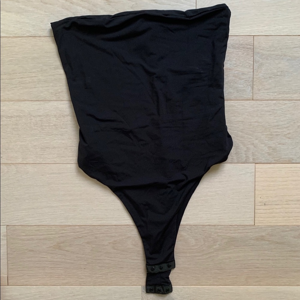 Meshki strapless black bodysuit